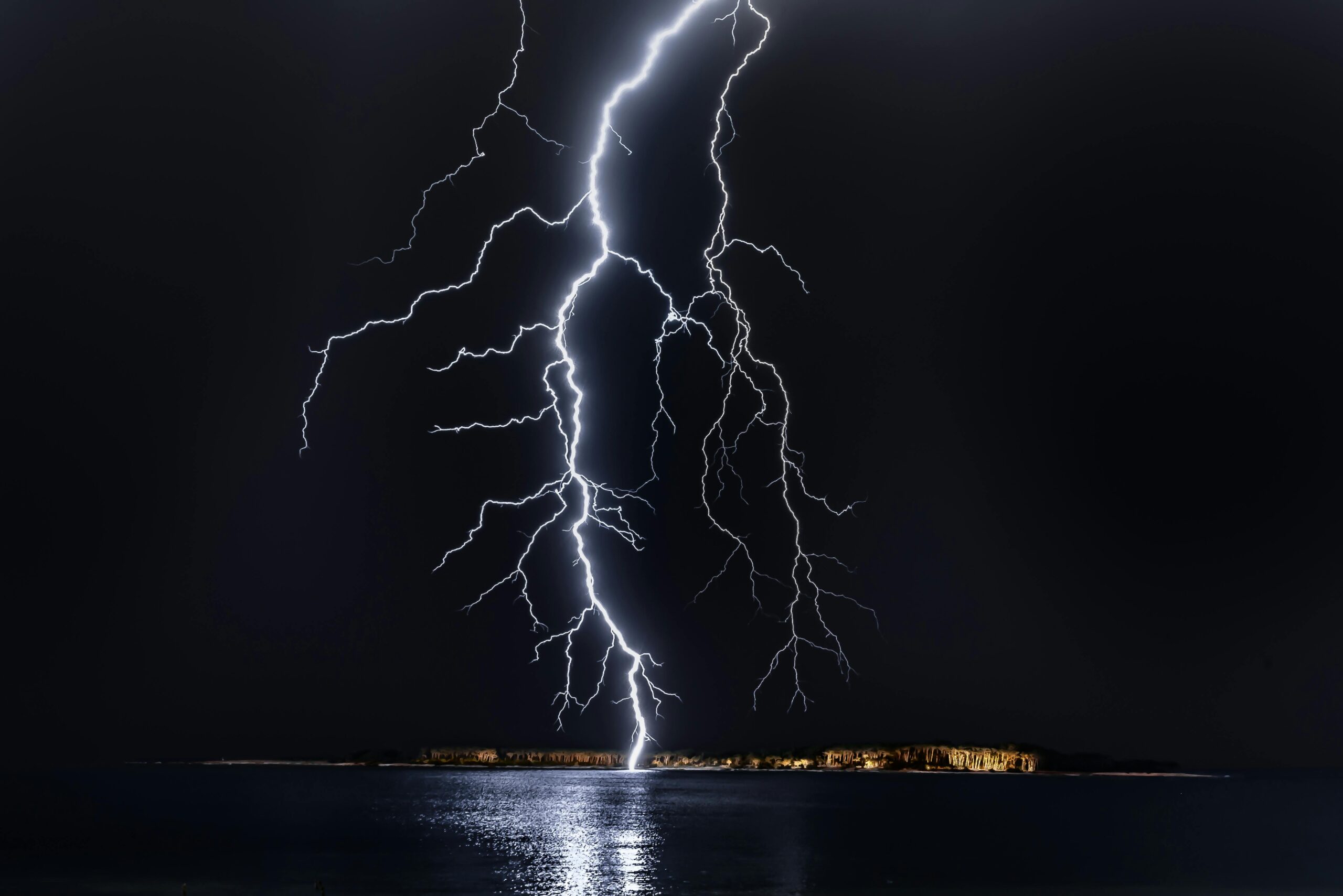 Tormenta eléctrica
